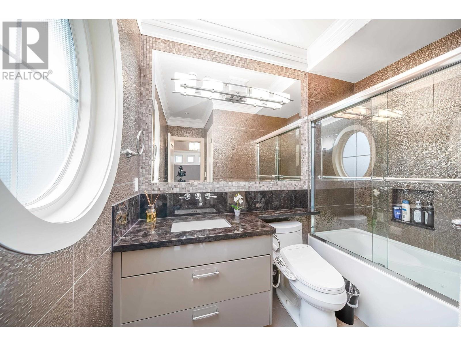 Listing Picture 27 of 40 : 3996 W 31ST AVENUE, Vancouver / 溫哥華 - 魯藝地產 Yvonne Lu Group - MLS Medallion Club Member