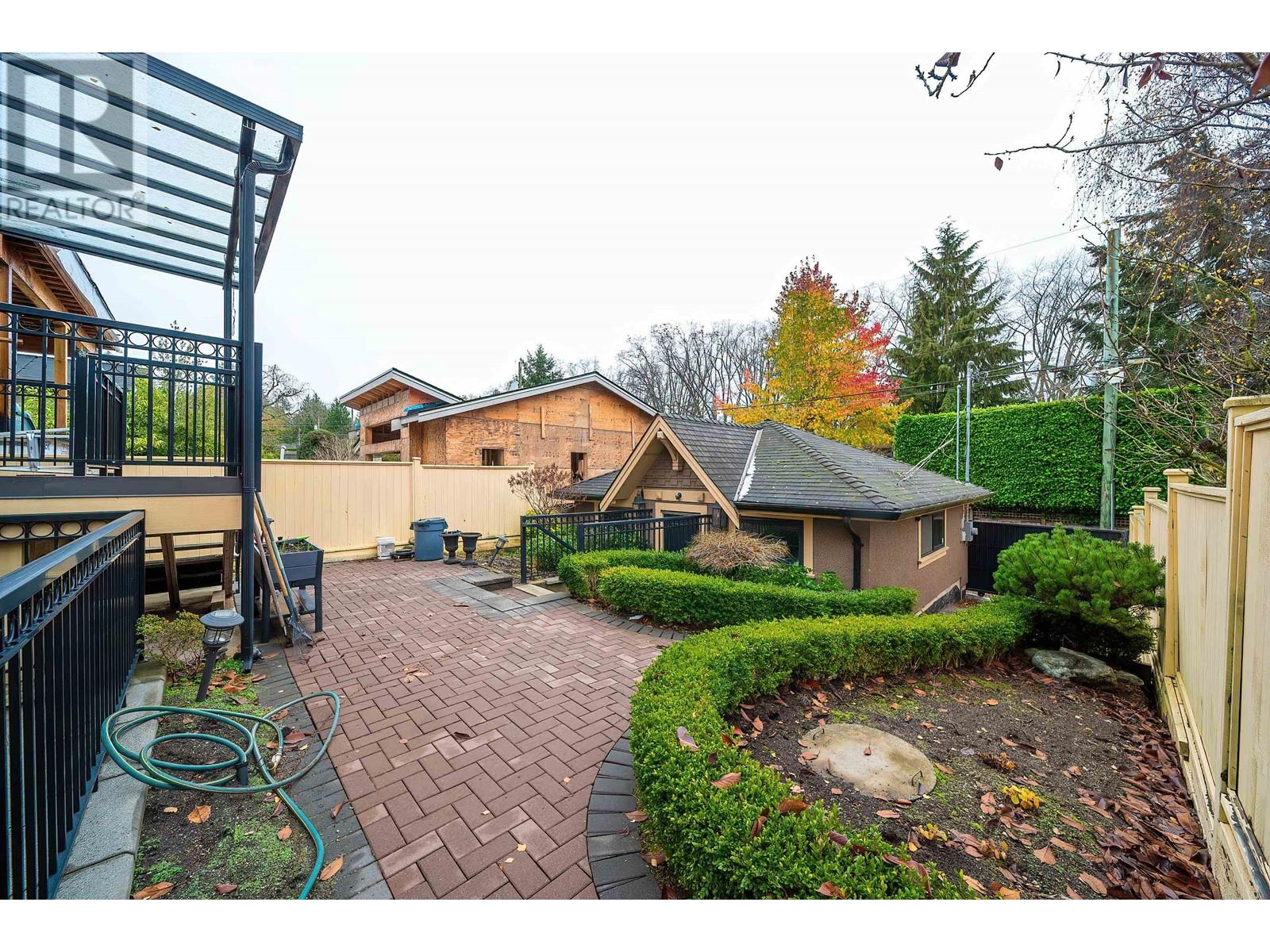 Listing Picture 33 of 40 : 3996 W 31ST AVENUE, Vancouver / 溫哥華 - 魯藝地產 Yvonne Lu Group - MLS Medallion Club Member