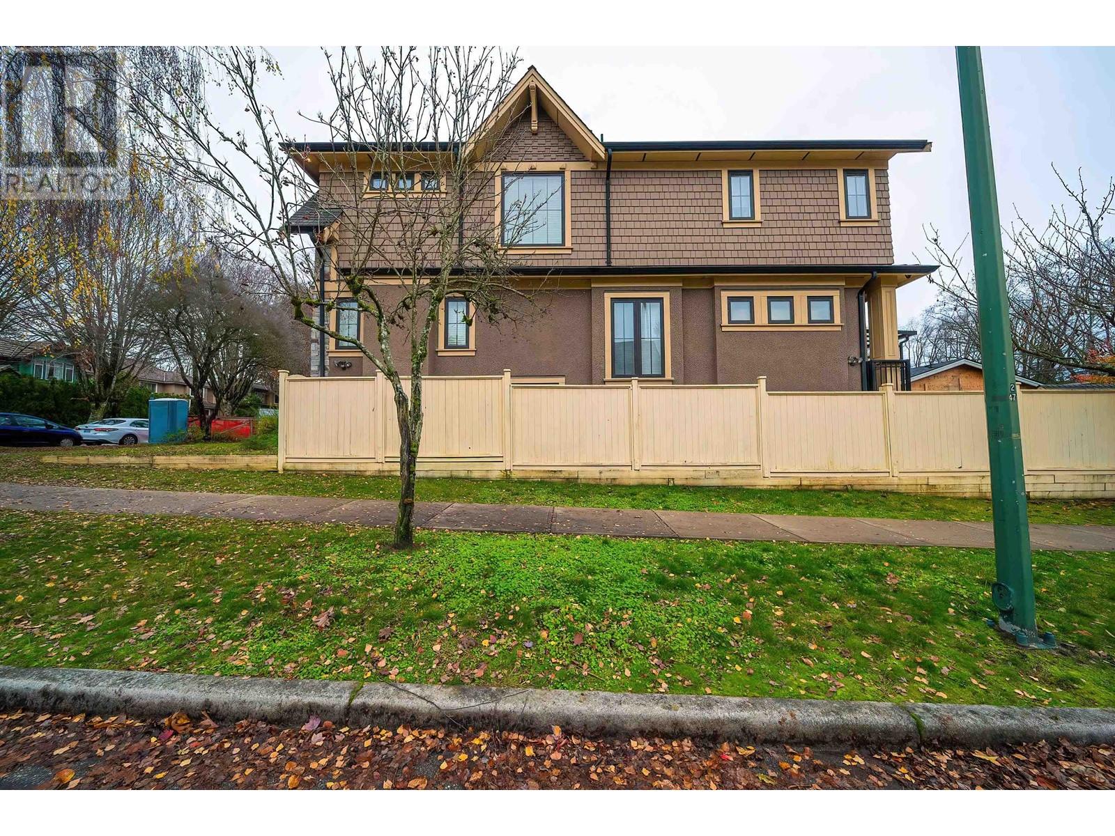 Listing Picture 40 of 40 : 3996 W 31ST AVENUE, Vancouver / 溫哥華 - 魯藝地產 Yvonne Lu Group - MLS Medallion Club Member