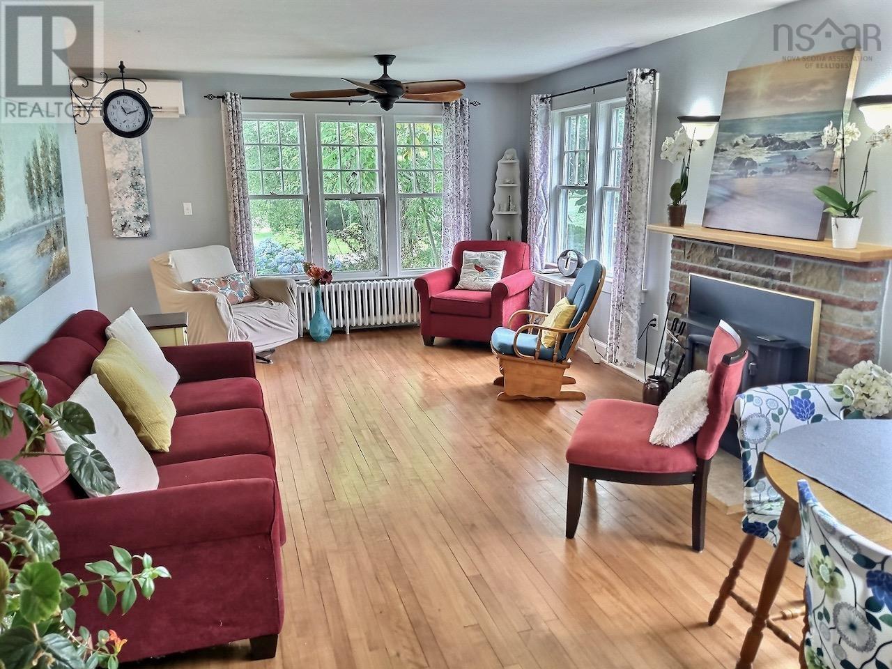 Property at 1429 Highway 341 image 2