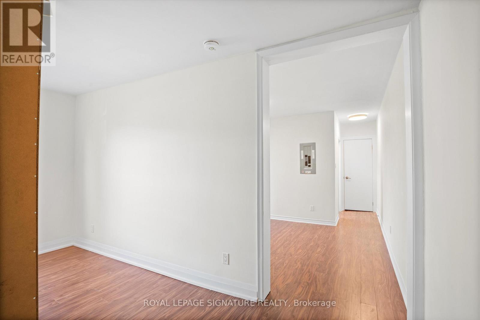 2 - 2563 Dundas Street, Toronto, Ontario  M6P 1X6 - Photo 4 - W10431845