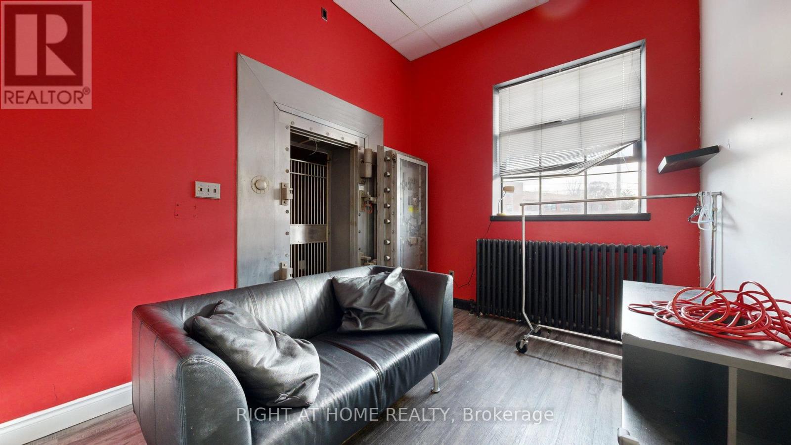 Main Fl - 803 O Connor Drive, Toronto, Ontario  M4B 2S7 - Photo 24 - E10431932