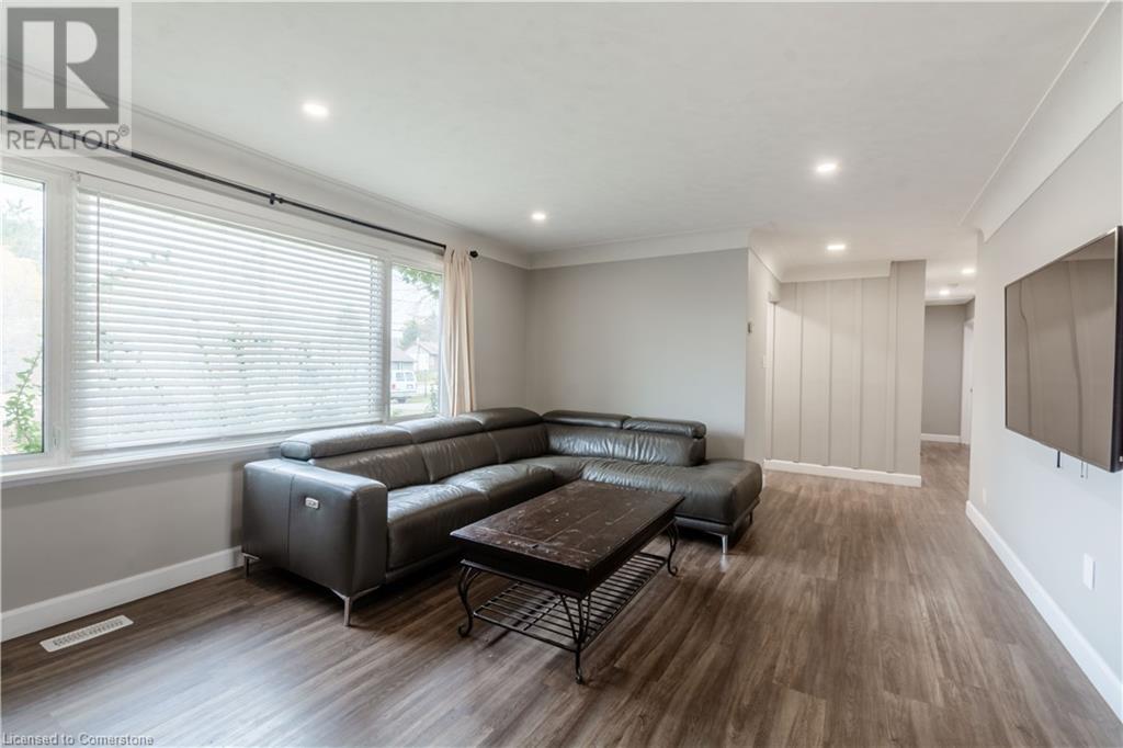 8523 Dickenson Road, Mount Hope, Ontario  L0R 1W0 - Photo 14 - 40679377