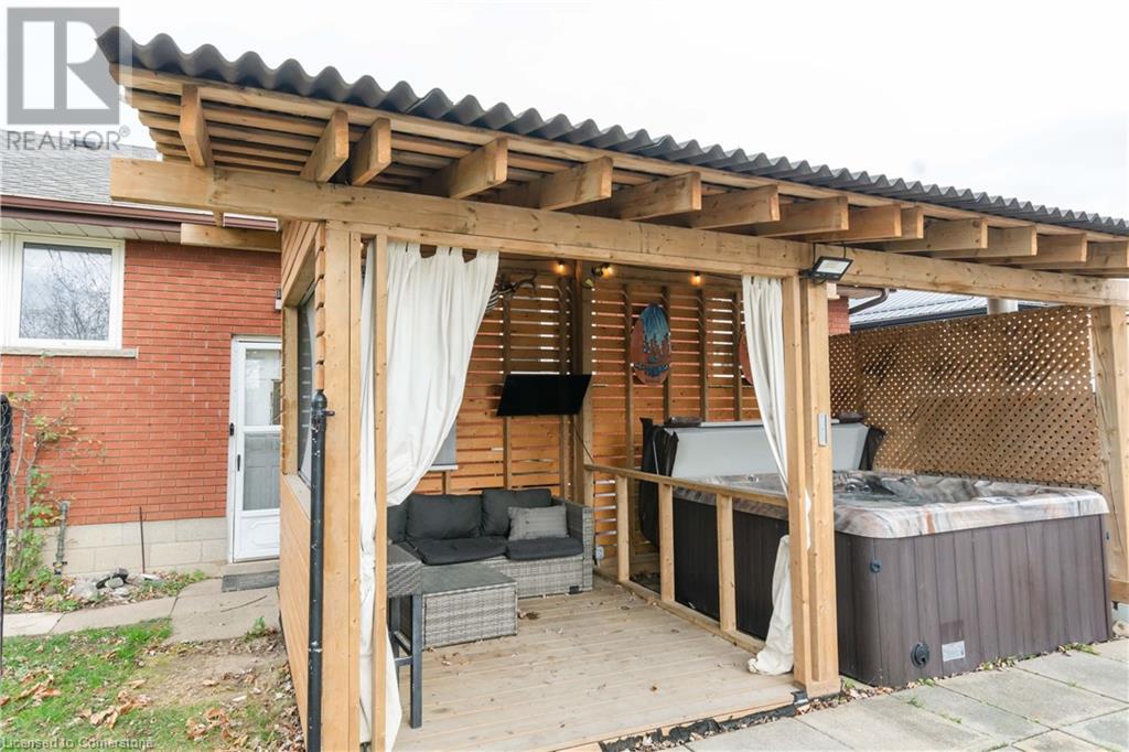 8523 Dickenson Road, Mount Hope, Ontario  L0R 1W0 - Photo 33 - 40679377