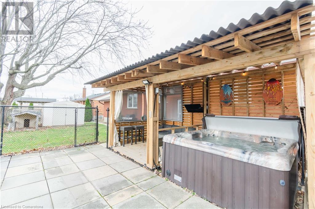 8523 Dickenson Road, Mount Hope, Ontario  L0R 1W0 - Photo 34 - 40679377