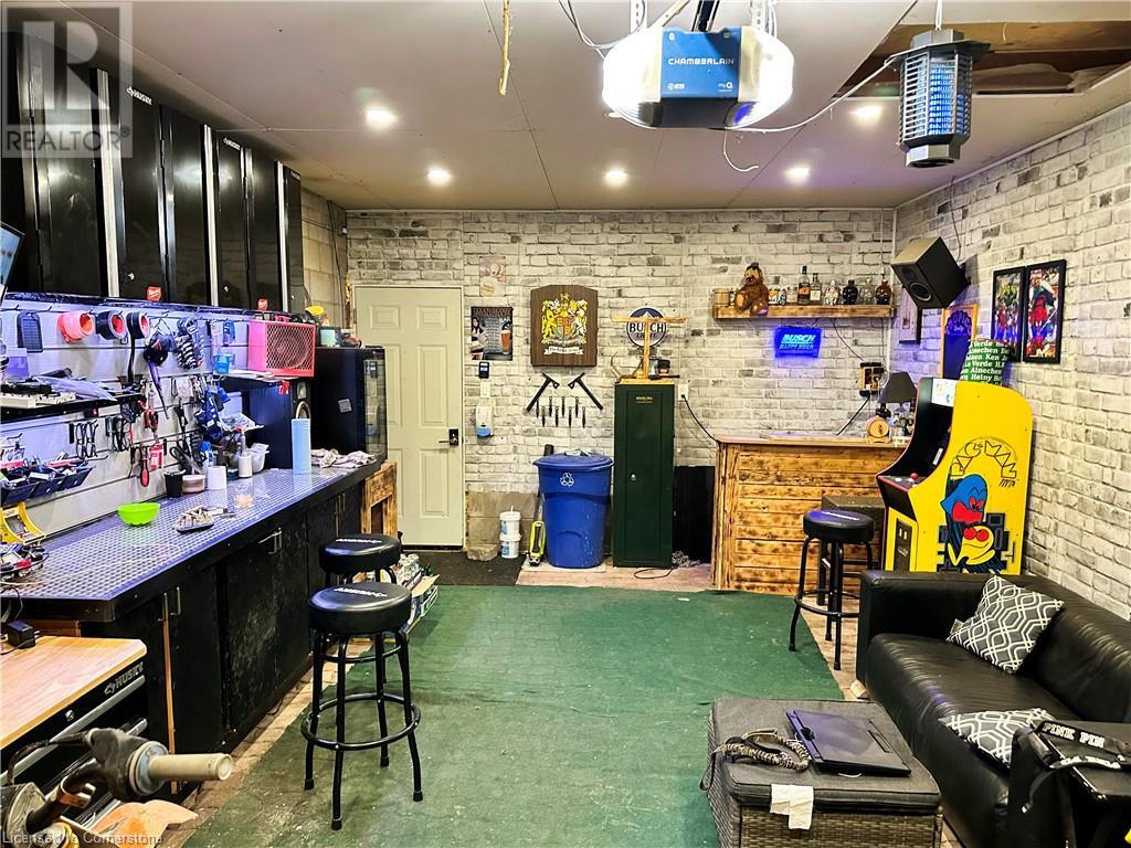 8523 Dickenson Road, Mount Hope, Ontario  L0R 1W0 - Photo 37 - 40679377