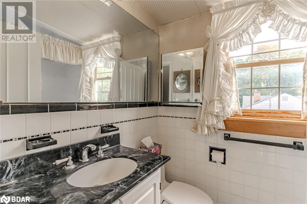 63 Nelson Street, Barrie, Ontario  L4M 4K1 - Photo 13 - 40679239