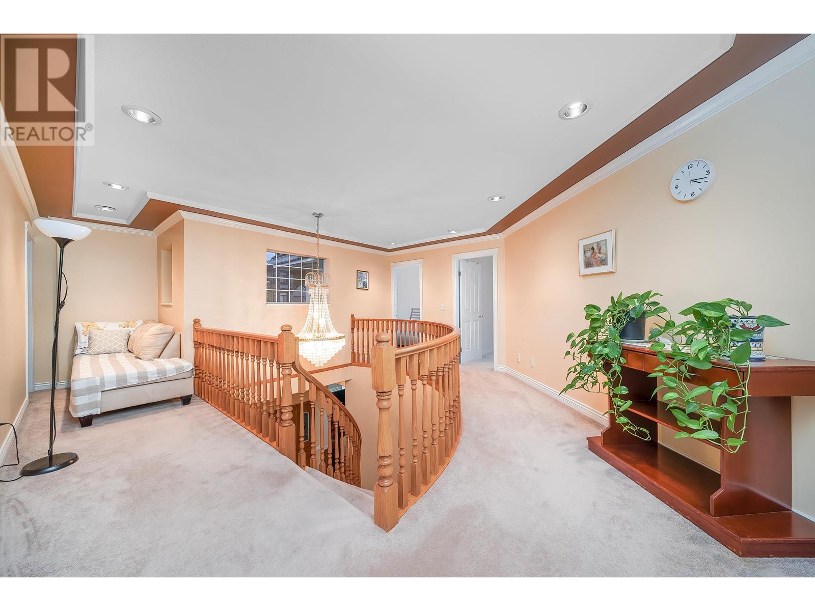 Listing Picture 11 of 27 : 8030 11TH AVENUE, Burnaby / 本拿比 - 魯藝地產 Yvonne Lu Group - MLS Medallion Club Member