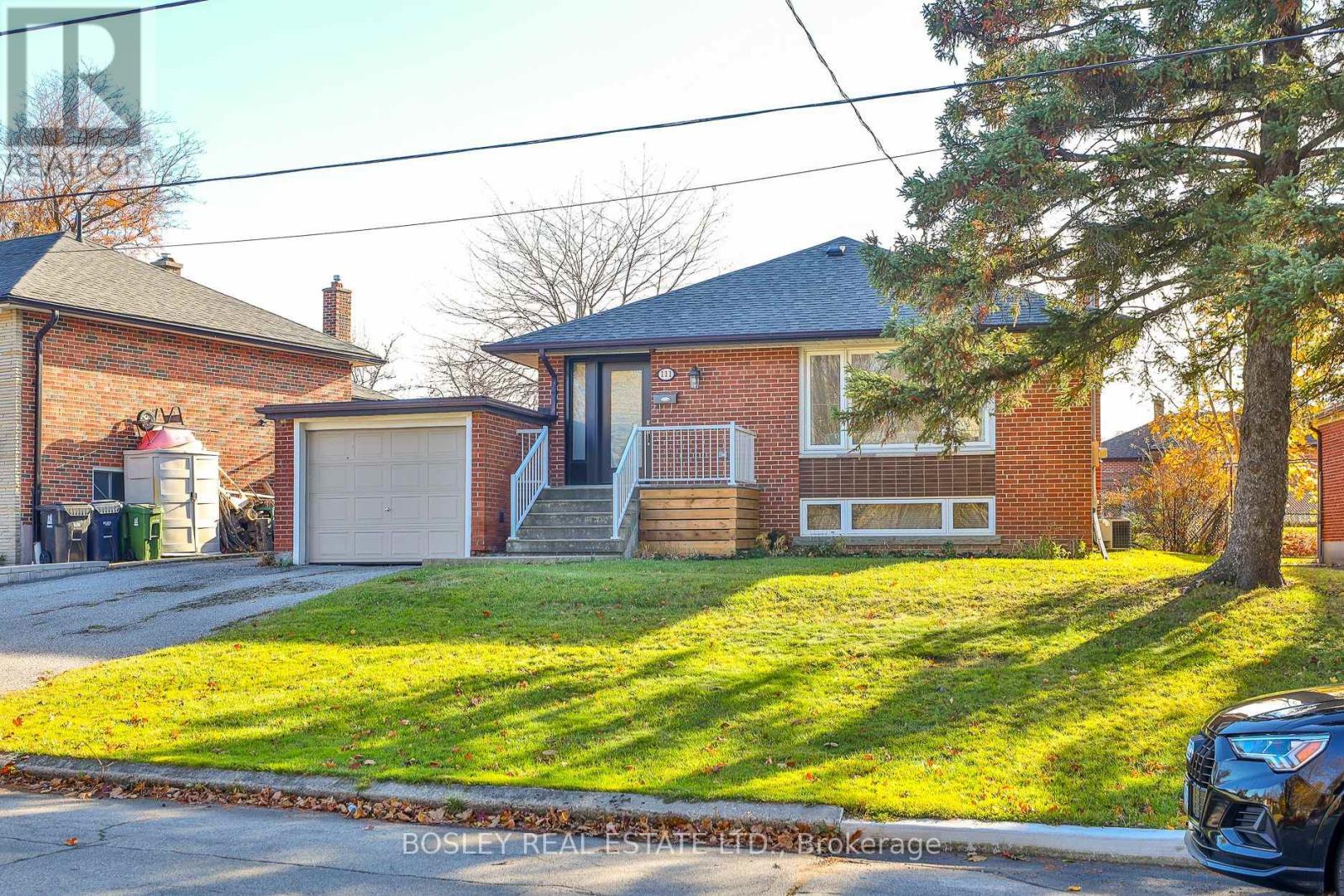 111 Camborne Avenue, Toronto (Downsview-Roding-Cfb), Ontario  M3M 2P9 - Photo 2 - W10432341