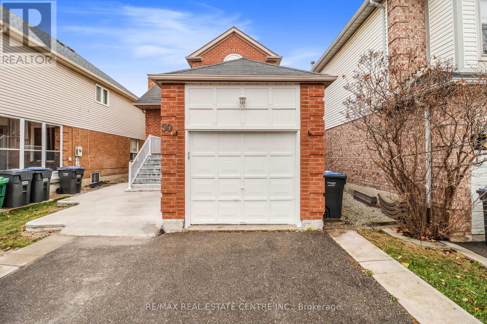 50 Beaconsfield Avenue, Brampton (Fletcher's West), Ontario  L6Y 4S2 - Photo 4 - W10432377