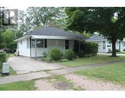 108 CHESTNUT AVENUE, sarnia, Ontario