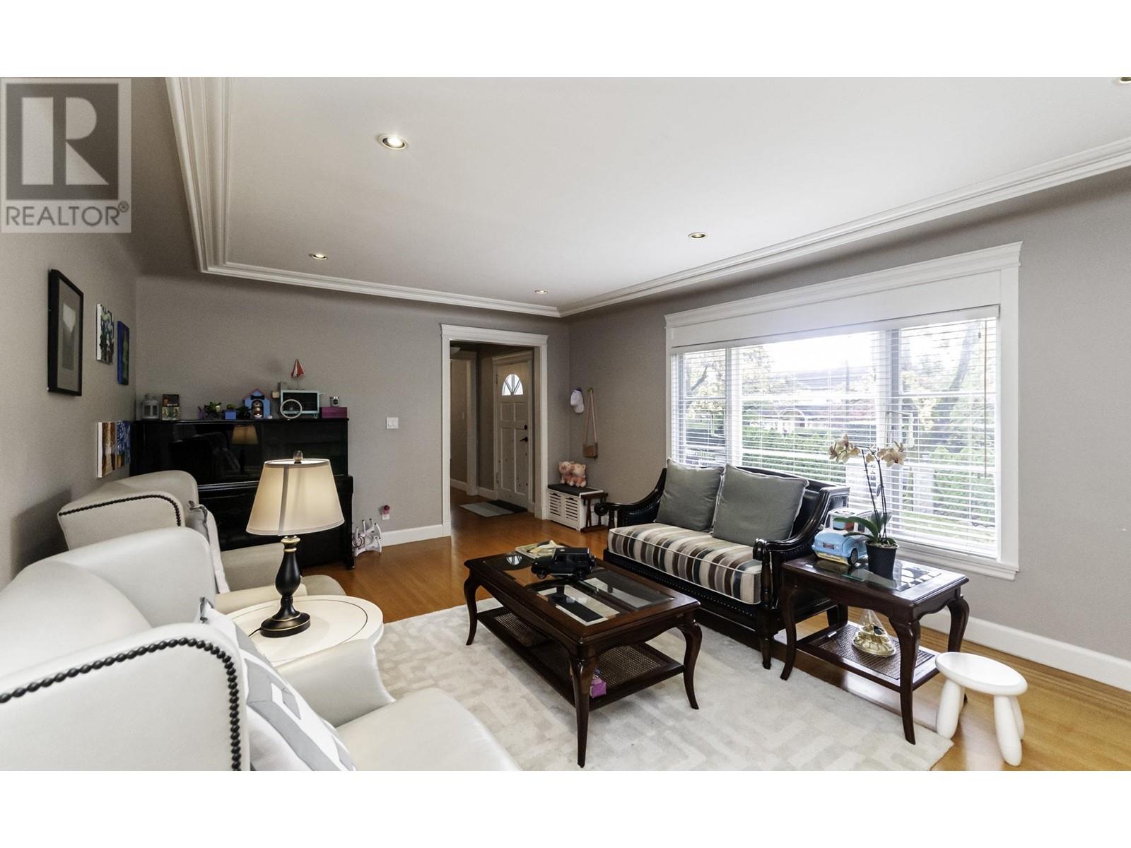 Listing Picture 11 of 34 : 3429 W 42ND AVENUE, Vancouver / 溫哥華 - 魯藝地產 Yvonne Lu Group - MLS Medallion Club Member