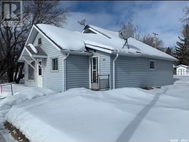 203 Centre Street, Naicam, Saskatchewan  S0K 2Z0 - Photo 1 - SK988554