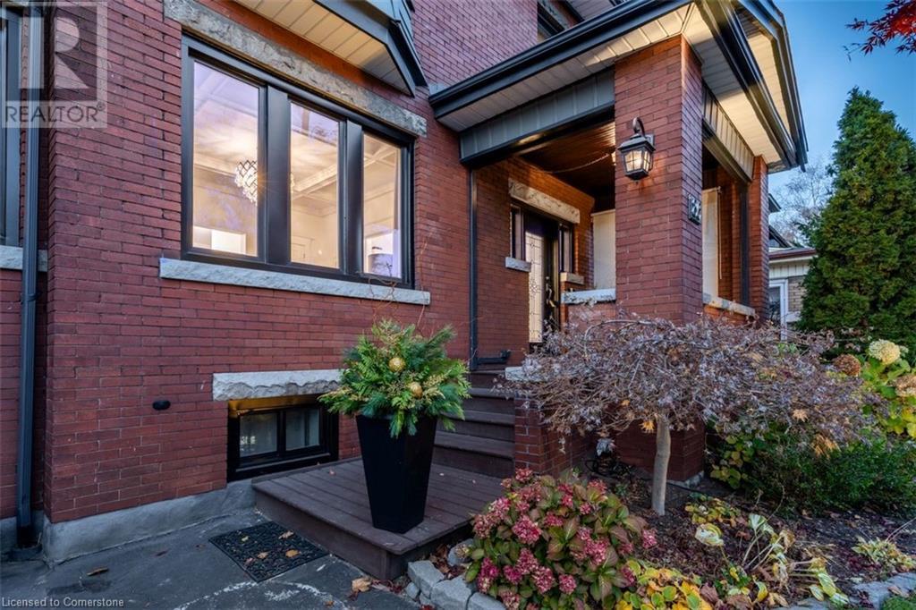 86 Eastbourne AvenueHamilton, Ontario  L8M 2M8 - Photo 4 - 40678907