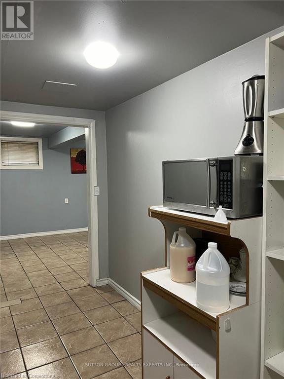 84 Madison Street, Peel, Ontario  L6S 3C5 - Photo 6 - 40679555