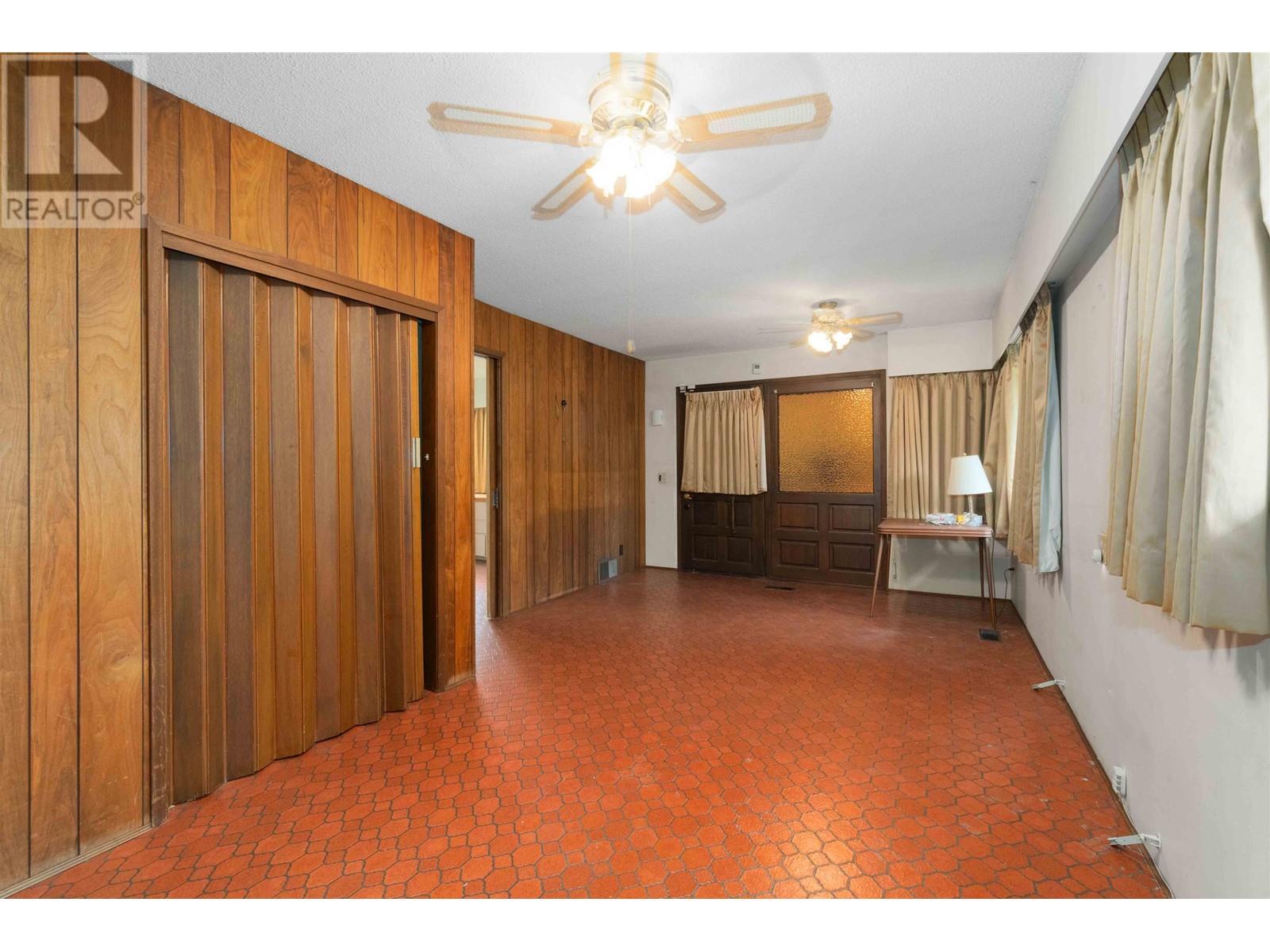 901 Como Lake Avenue, Coquitlam, British Columbia  V3J 3N2 - Photo 14 - R2945611