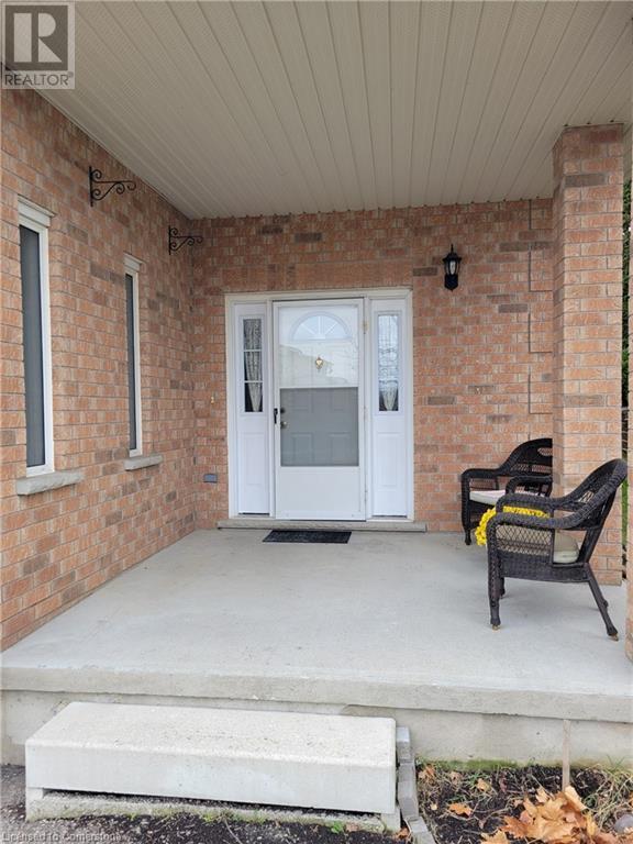 9 Glen Goebel Court, New Hamburg, Ontario N3A 2H2 - Photo 2 - 40679583