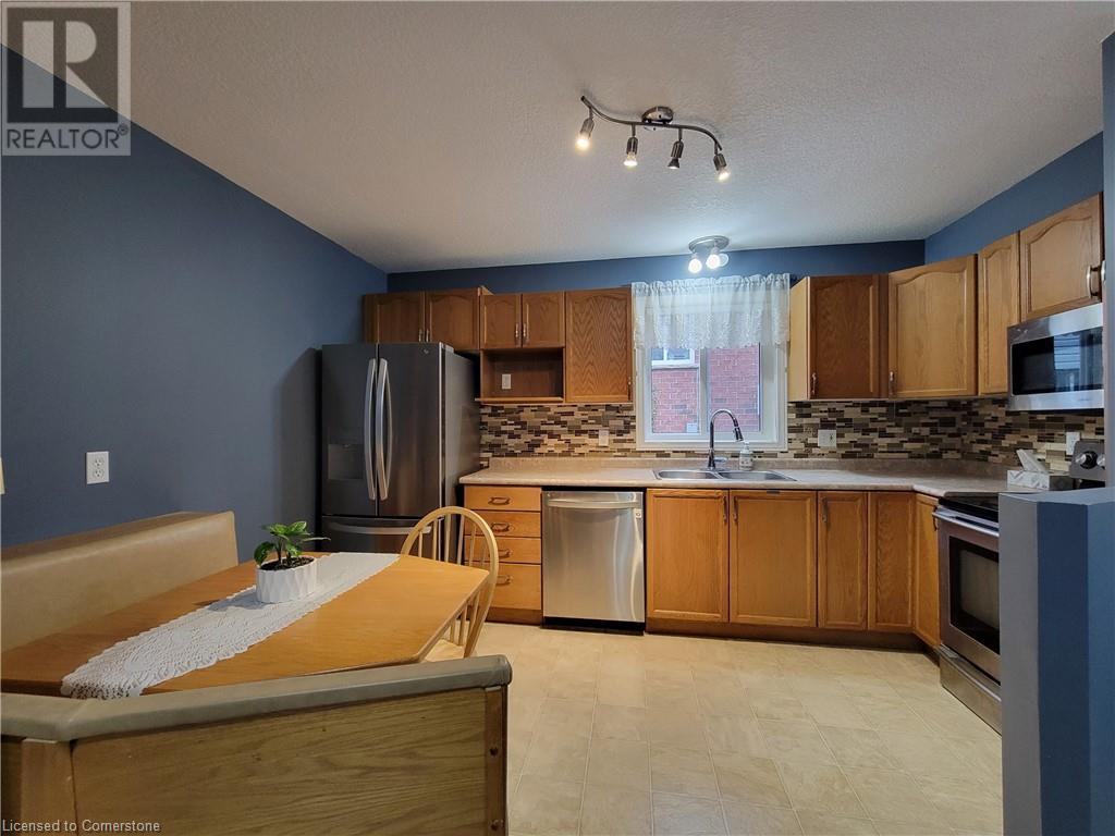 9 Glen Goebel Court, New Hamburg, Ontario N3A 2H2 - Photo 6 - 40679583