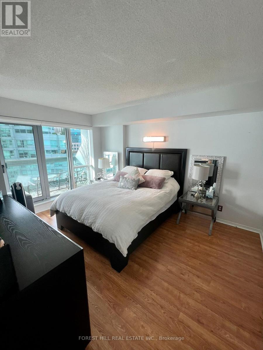 2413 - 10 Yonge Street, Toronto, Ontario  M5E 1R4 - Photo 11 - C10432754