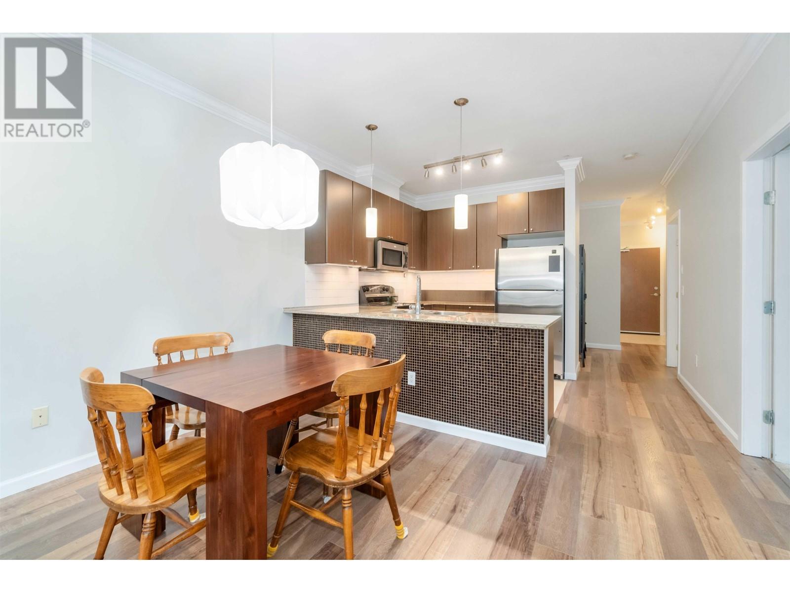 302 2484 Wilson Avenue, Port Coquitlam, British Columbia V3C 0A5 - Photo 2 - R2945826