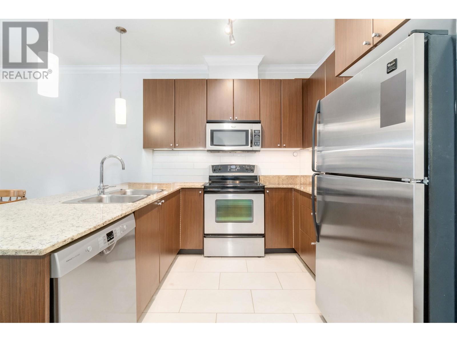 302 2484 Wilson Avenue, Port Coquitlam, British Columbia V3C 0A5 - Photo 3 - R2945826