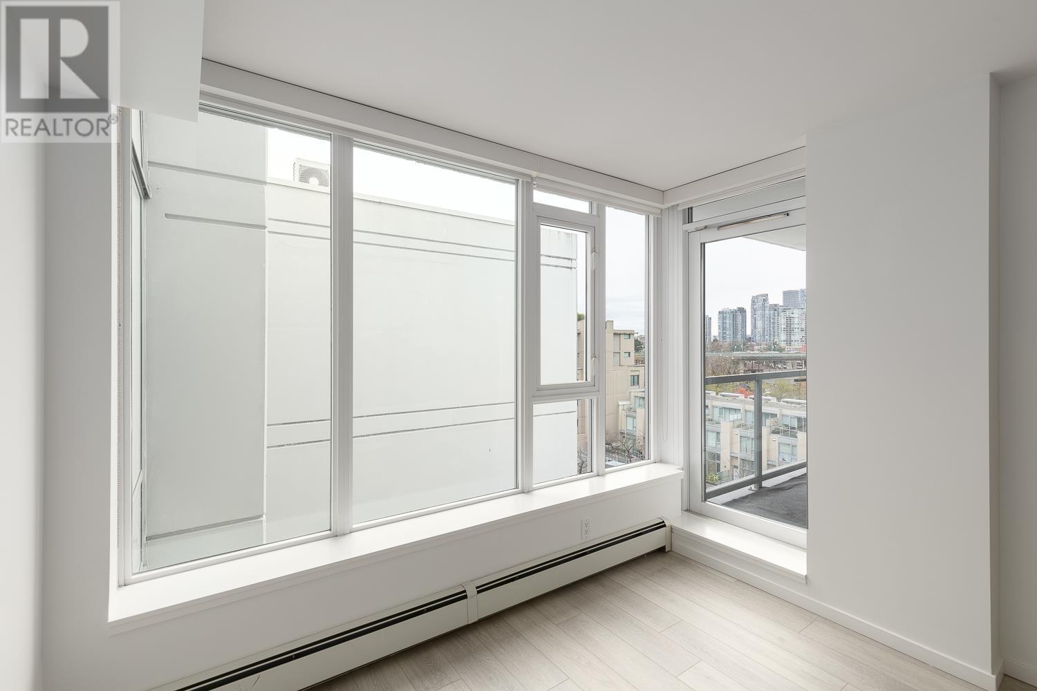 809 1887 Crowe Street, Vancouver, British Columbia  V5Y 0B4 - Photo 4 - R2945839