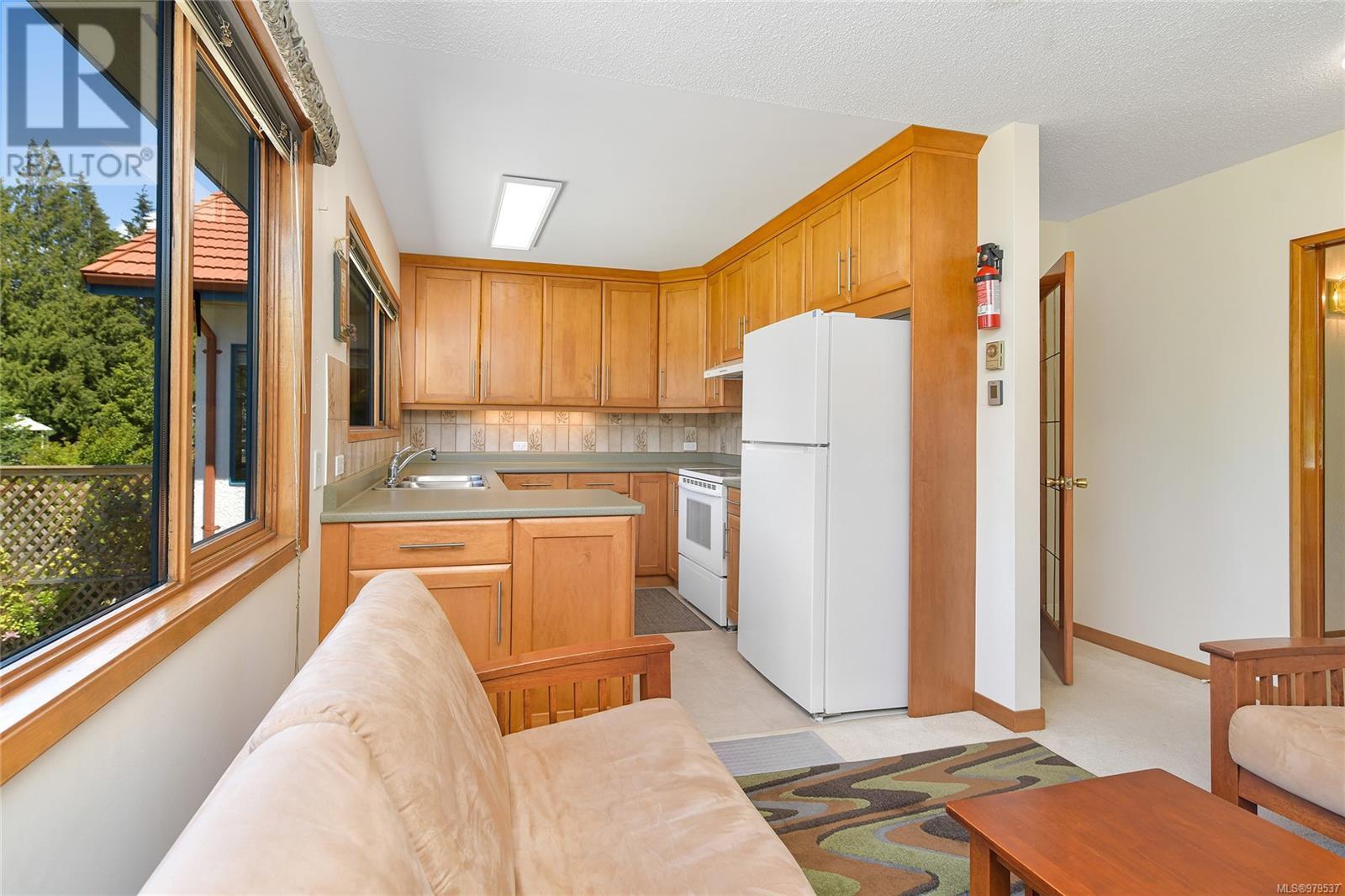 Property at 6528 Thornett Rd image 2