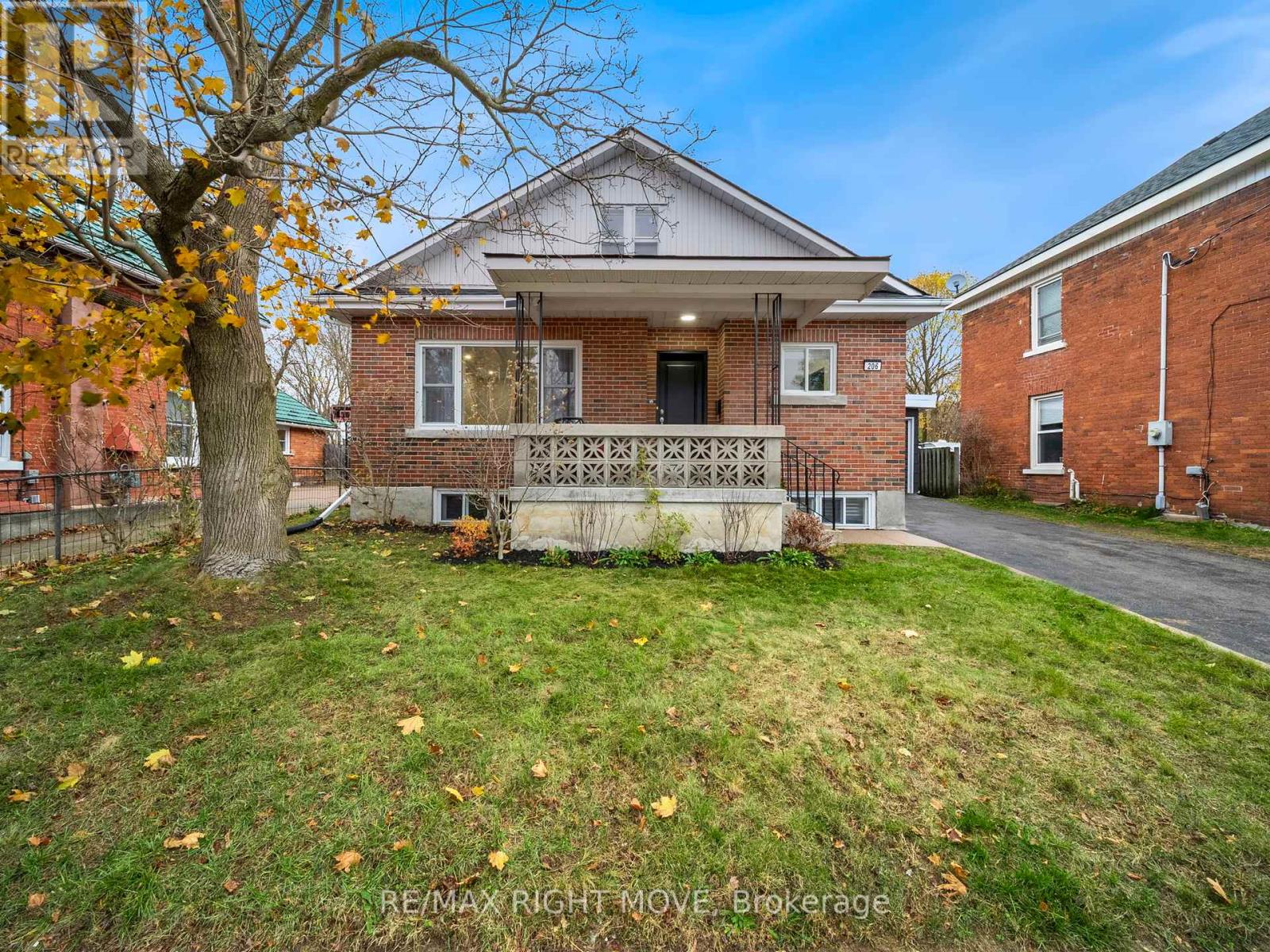 Property at 206 MARY STREET image 2