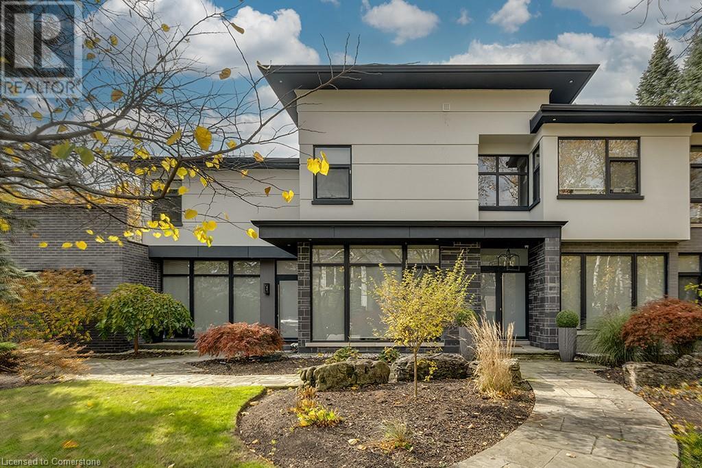 136 Avondale Court, Burlington, Ontario  L7L 2M8 - Photo 1 - 40679574