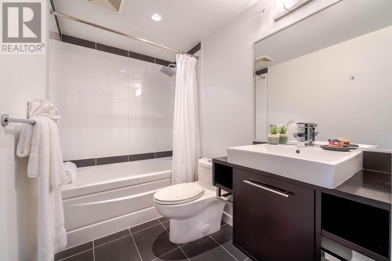 Listing Picture 14 of 30 : 807 633 ABBOTT STREET, Vancouver / 溫哥華 - 魯藝地產 Yvonne Lu Group - MLS Medallion Club Member