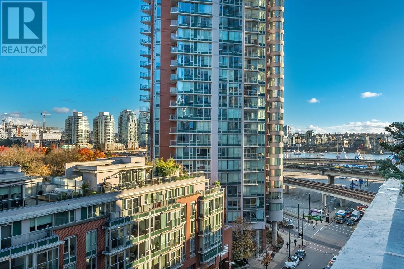 Listing Picture 25 of 30 : 807 633 ABBOTT STREET, Vancouver / 溫哥華 - 魯藝地產 Yvonne Lu Group - MLS Medallion Club Member