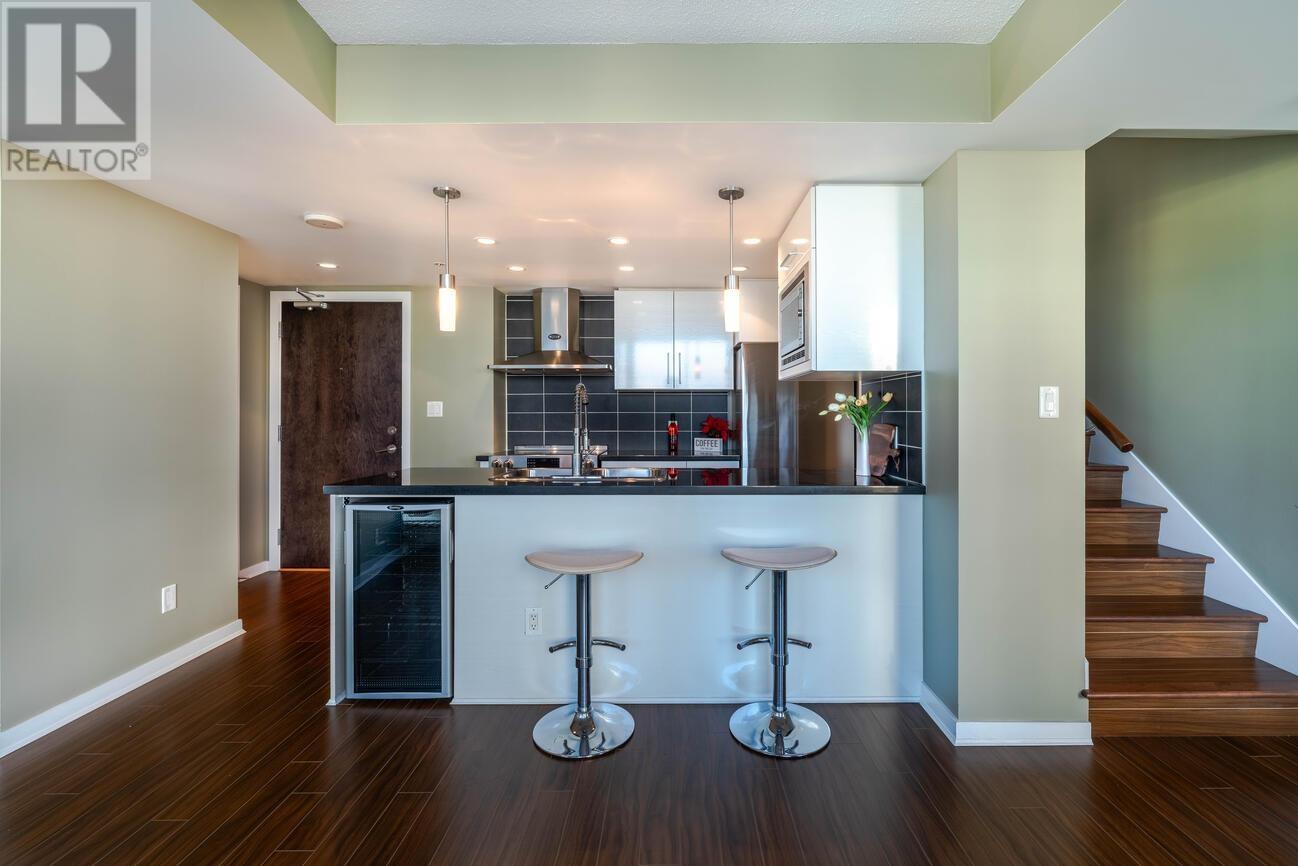 Listing Picture 16 of 30 : 807 633 ABBOTT STREET, Vancouver / 溫哥華 - 魯藝地產 Yvonne Lu Group - MLS Medallion Club Member