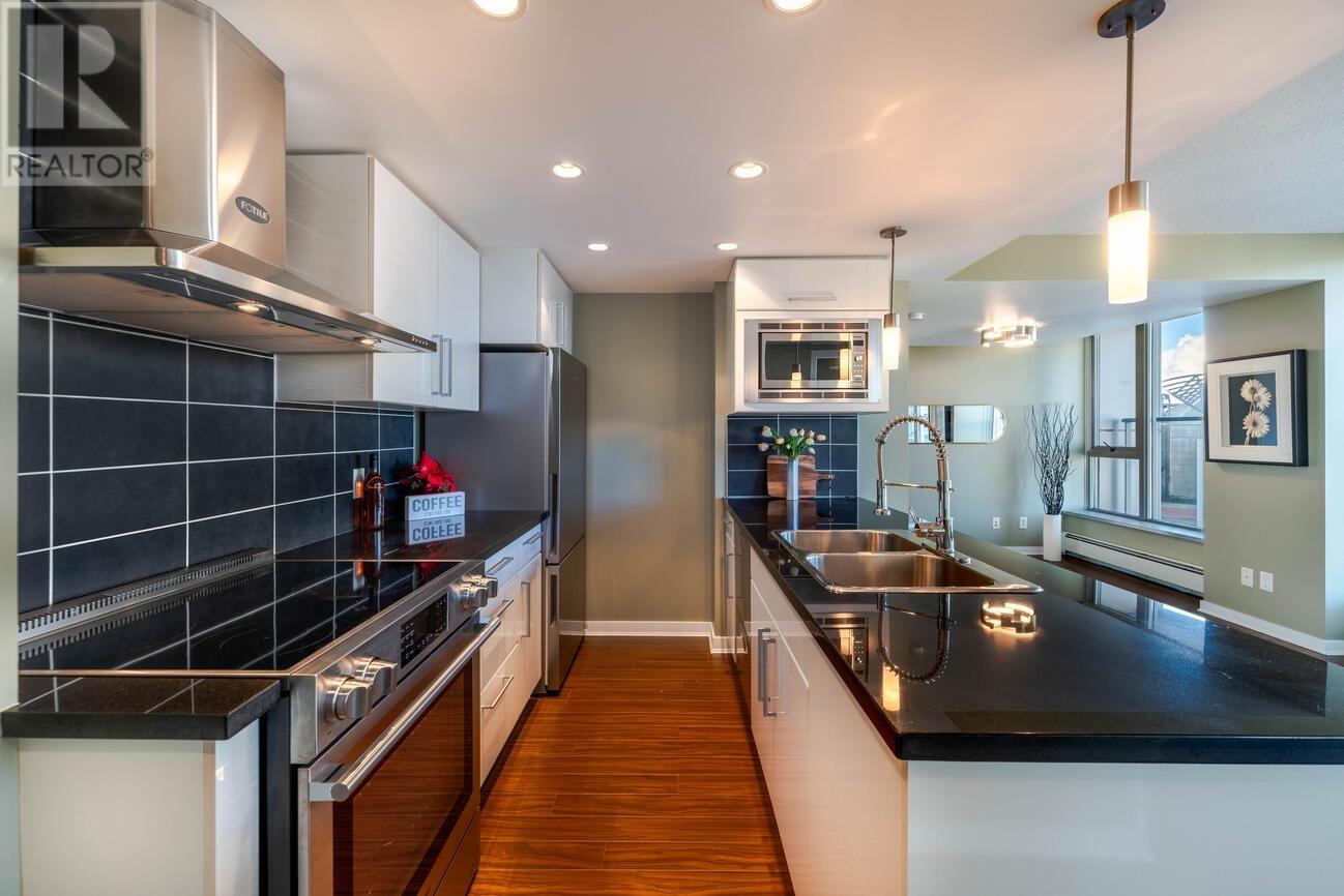 Listing Picture 4 of 30 : 807 633 ABBOTT STREET, Vancouver / 溫哥華 - 魯藝地產 Yvonne Lu Group - MLS Medallion Club Member