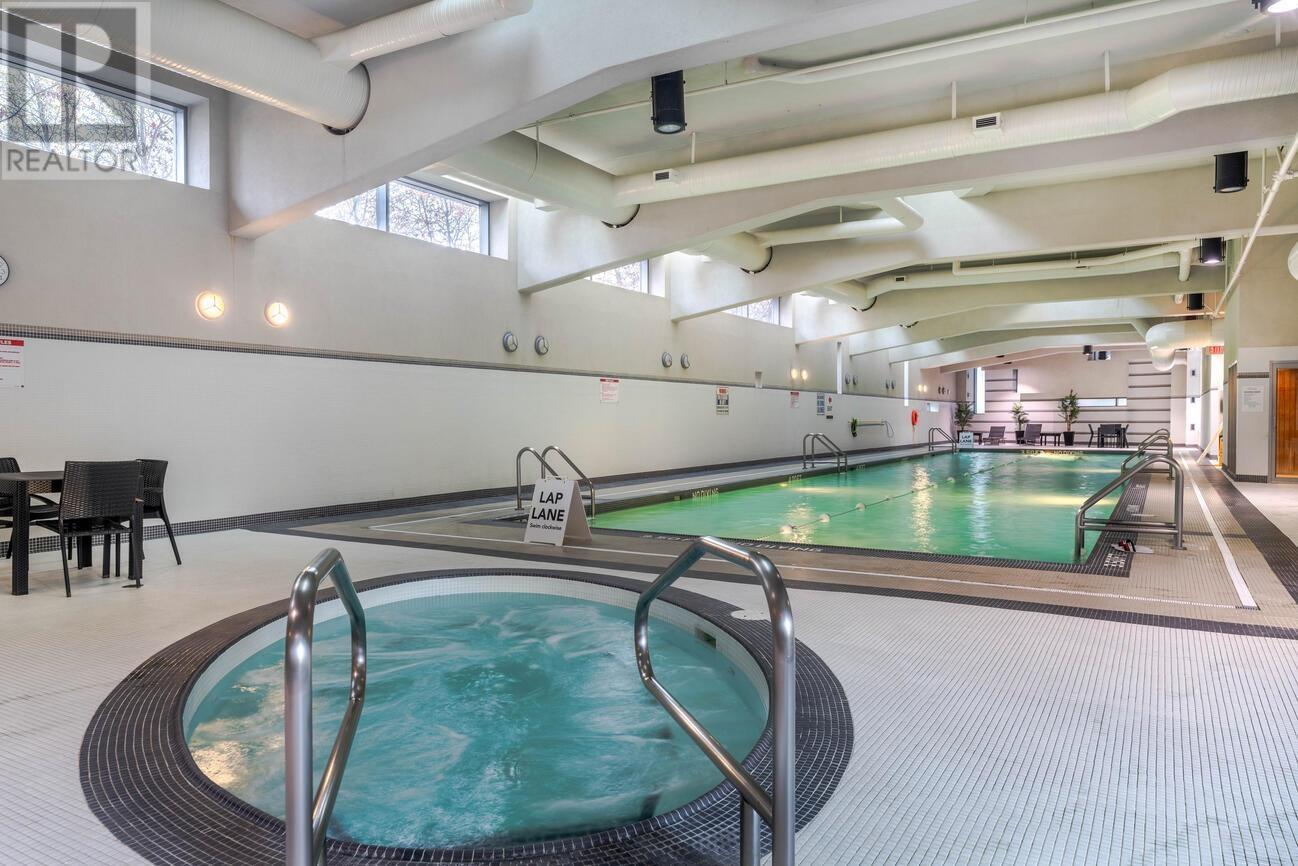 Listing Picture 28 of 30 : 807 633 ABBOTT STREET, Vancouver / 溫哥華 - 魯藝地產 Yvonne Lu Group - MLS Medallion Club Member