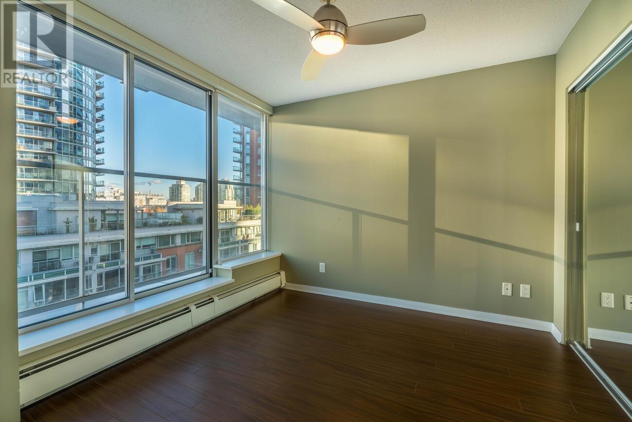 Listing Picture 12 of 30 : 807 633 ABBOTT STREET, Vancouver / 溫哥華 - 魯藝地產 Yvonne Lu Group - MLS Medallion Club Member