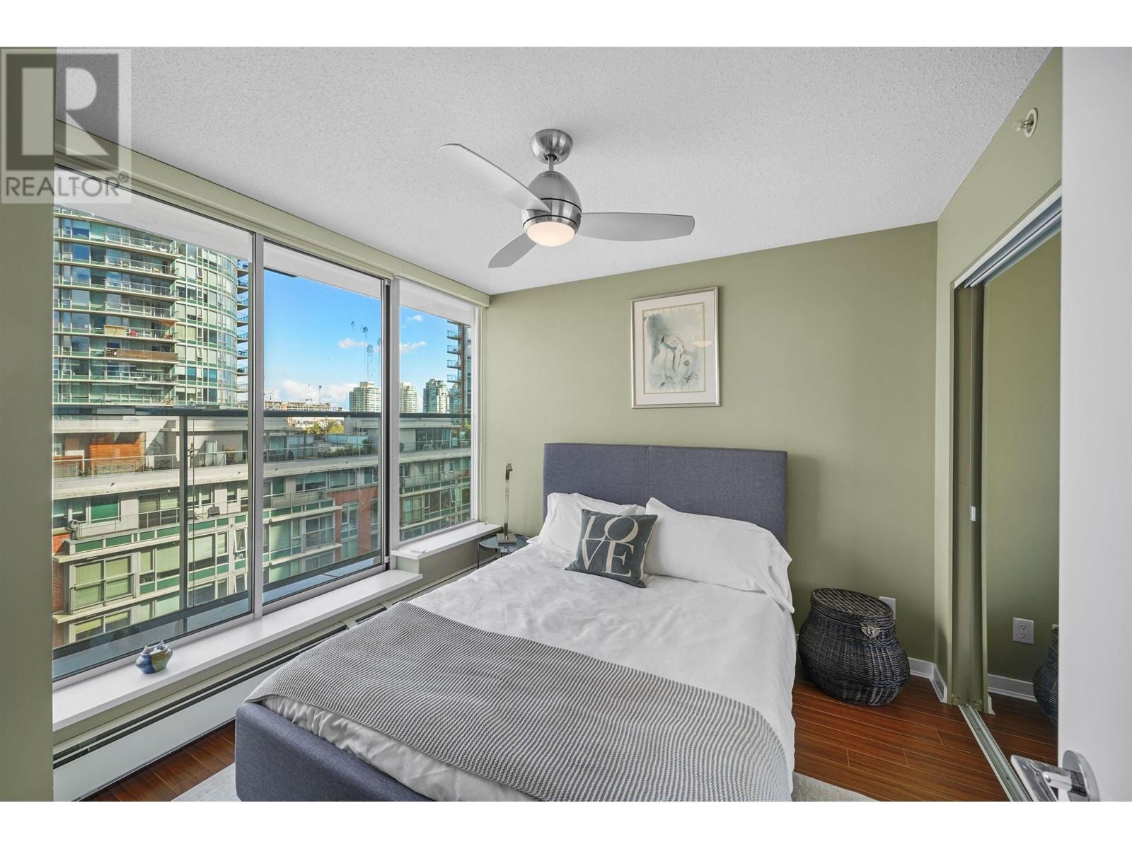 Listing Picture 13 of 30 : 807 633 ABBOTT STREET, Vancouver / 溫哥華 - 魯藝地產 Yvonne Lu Group - MLS Medallion Club Member