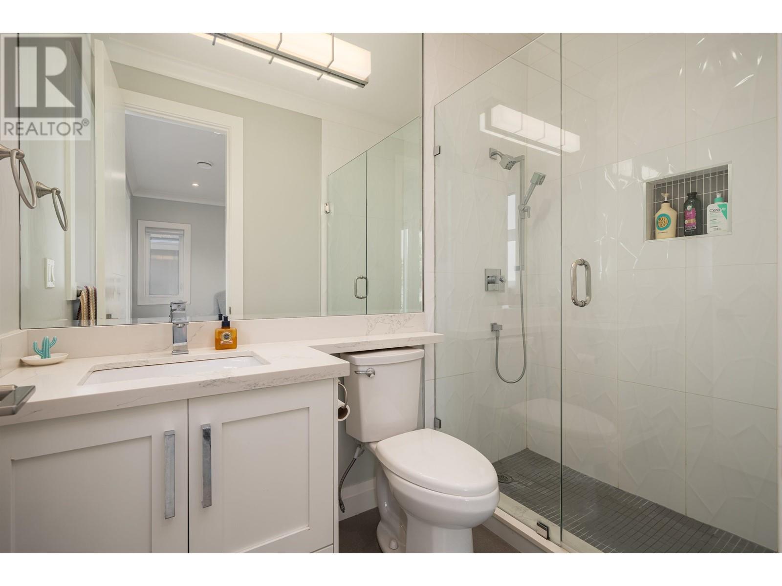 Listing Picture 25 of 36 : 8020 ALANMORE PLACE, Richmond / 烈治文 - 魯藝地產 Yvonne Lu Group - MLS Medallion Club Member