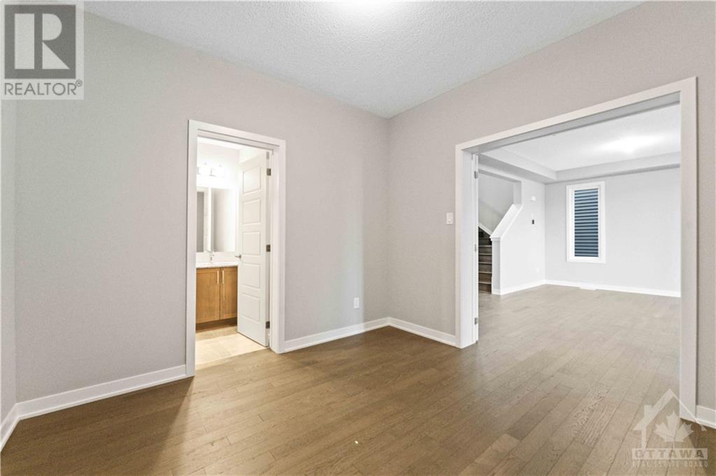 667 Fenwick Way, Ottawa, Ontario  K2C 3H2 - Photo 10 - X10433223