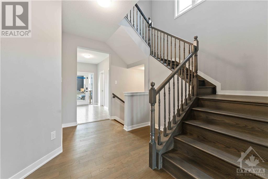 667 Fenwick Way, Ottawa, Ontario  K2C 3H2 - Photo 3 - X10433223