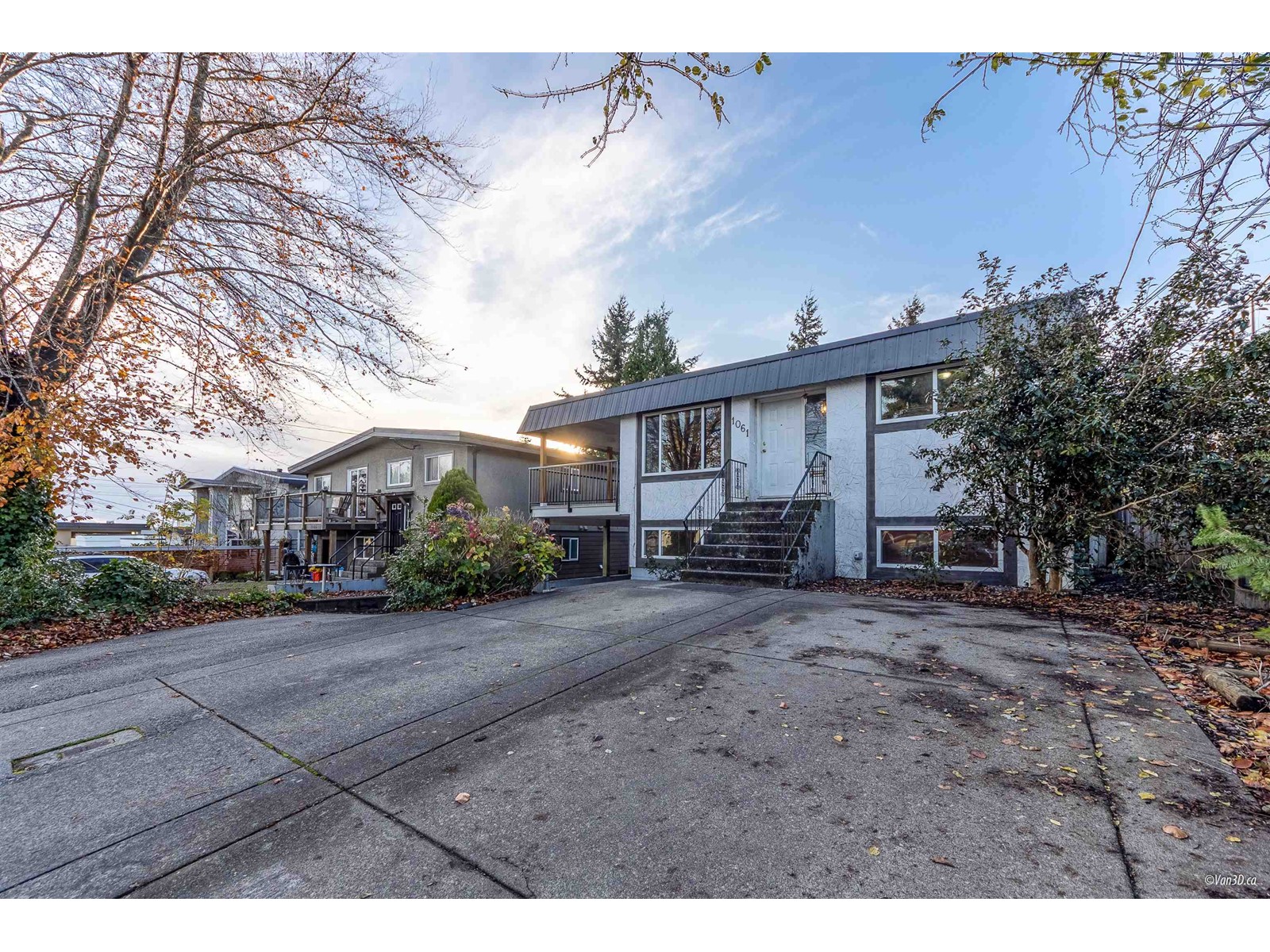 1061 Stayte Road, White Rock, British Columbia  V4B 4Y8 - Photo 3 - R2945921