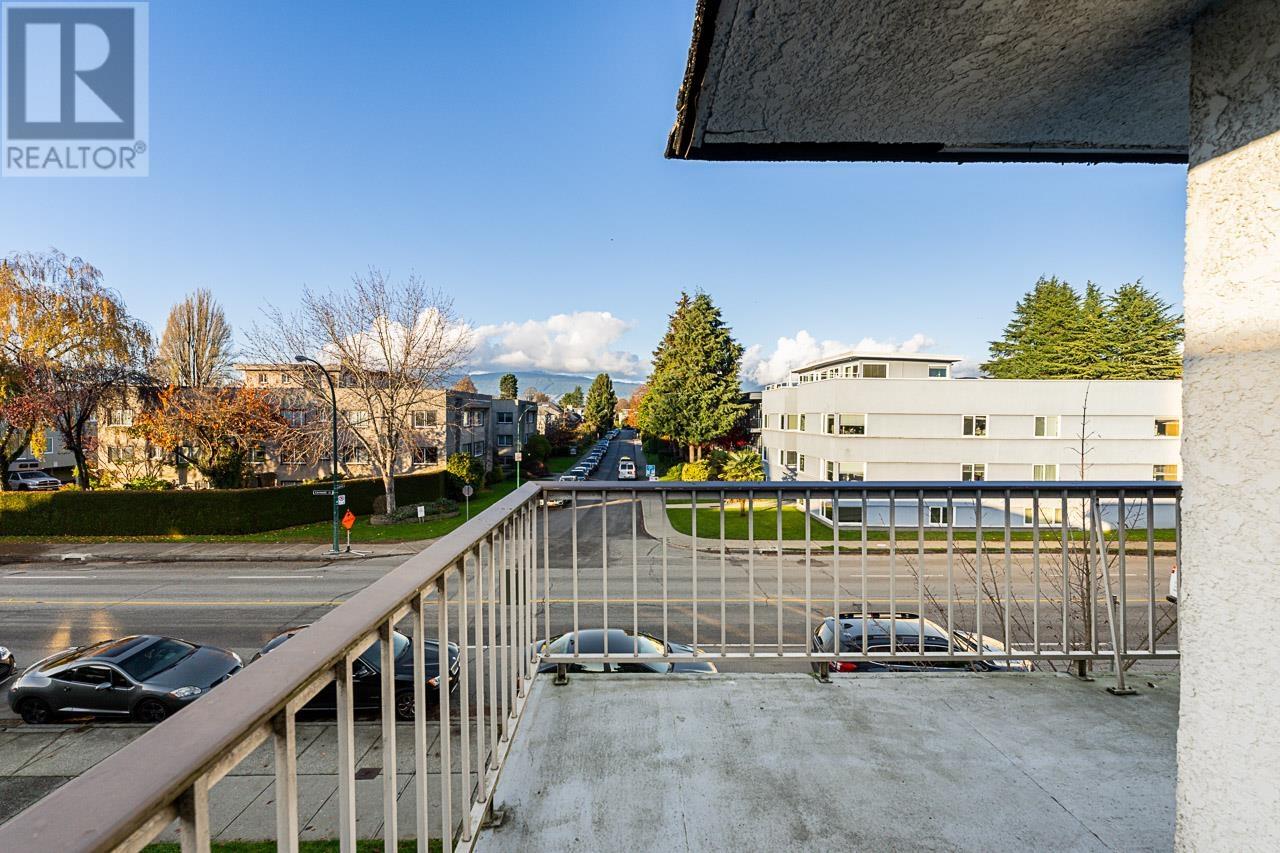 303 2040 Cornwall Avenue, Vancouver, British Columbia  V6J 1E1 - Photo 19 - R2945981