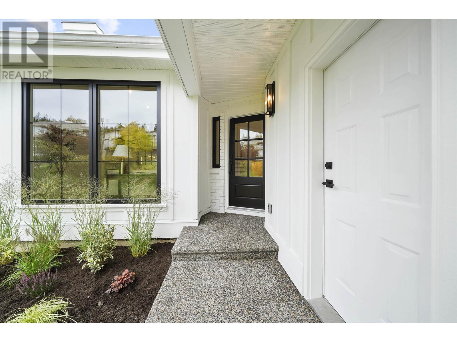 1 Cedarwood Court, Port Moody, British Columbia  V3H 4W2 - Photo 2 - R2945993