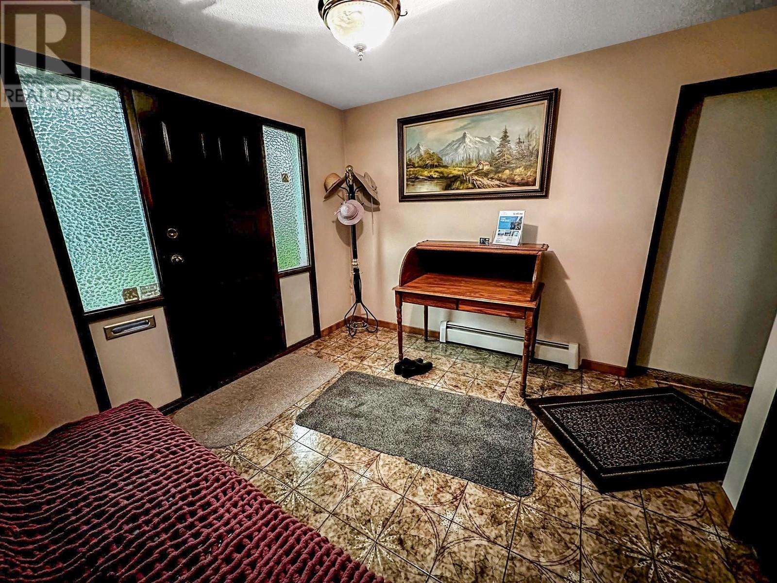 Listing Picture 7 of 21 : 2944 E 4TH AVENUE, Vancouver / 溫哥華 - 魯藝地產 Yvonne Lu Group - MLS Medallion Club Member