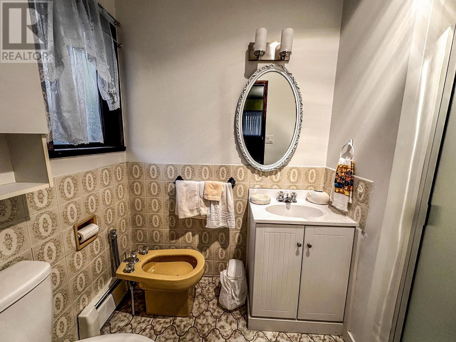 Listing Picture 21 of 21 : 2944 E 4TH AVENUE, Vancouver / 溫哥華 - 魯藝地產 Yvonne Lu Group - MLS Medallion Club Member