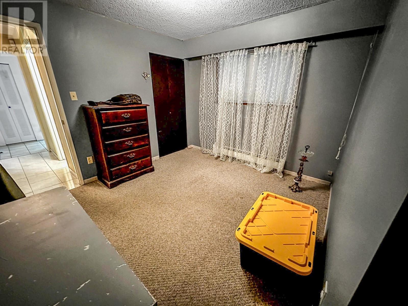 Listing Picture 12 of 21 : 2944 E 4TH AVENUE, Vancouver / 溫哥華 - 魯藝地產 Yvonne Lu Group - MLS Medallion Club Member