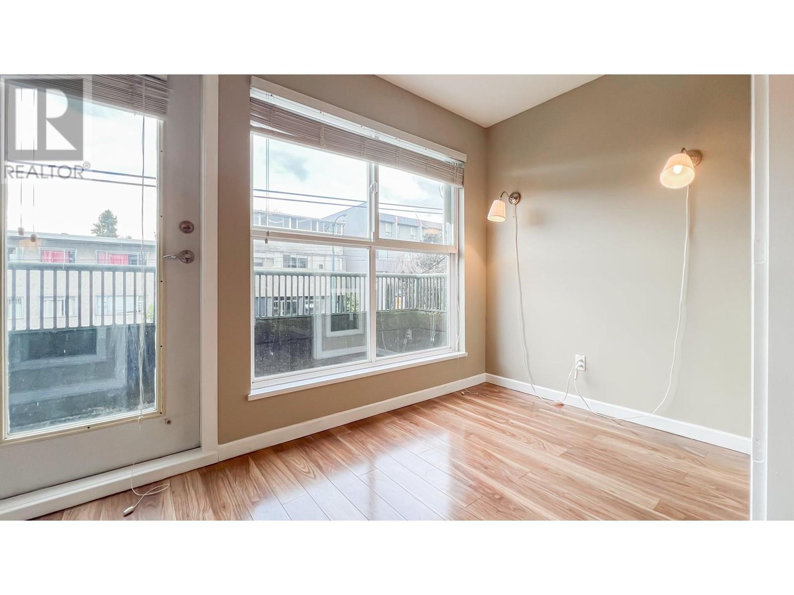 Listing Picture 16 of 24 : 221 2680 W 4TH AVENUE, Vancouver / 溫哥華 - 魯藝地產 Yvonne Lu Group - MLS Medallion Club Member