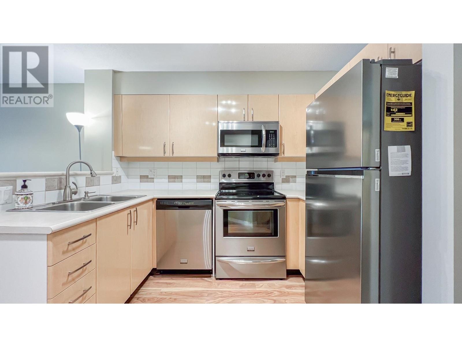 Listing Picture 7 of 24 : 221 2680 W 4TH AVENUE, Vancouver / 溫哥華 - 魯藝地產 Yvonne Lu Group - MLS Medallion Club Member