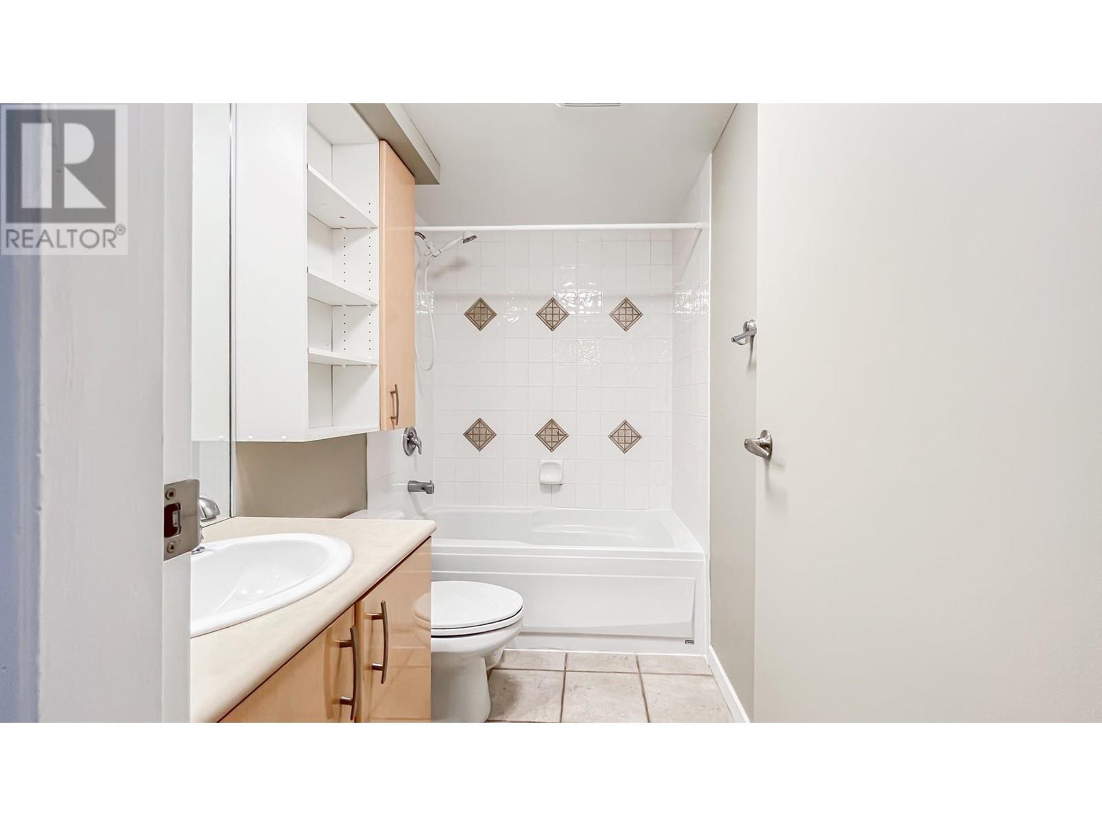 Listing Picture 21 of 24 : 221 2680 W 4TH AVENUE, Vancouver / 溫哥華 - 魯藝地產 Yvonne Lu Group - MLS Medallion Club Member