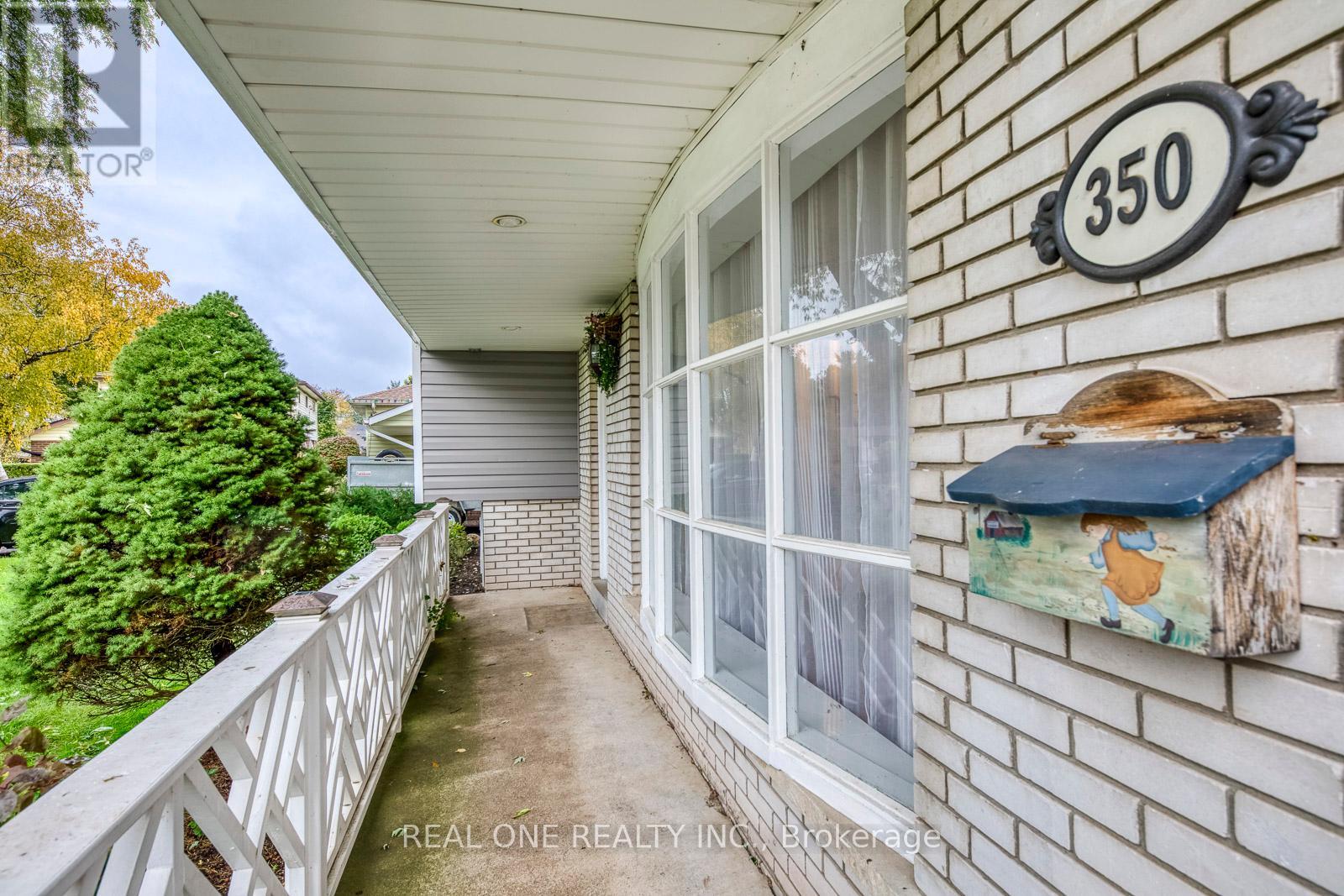 350 Trafalgar Court, Burlington, Ontario  L7L 4W2 - Photo 4 - W10433311