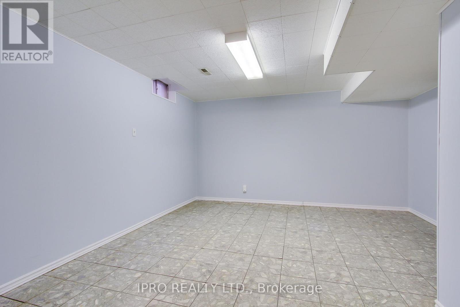 5874 Chorley Place, Mississauga, Ontario  L5M 5L7 - Photo 27 - W10433314